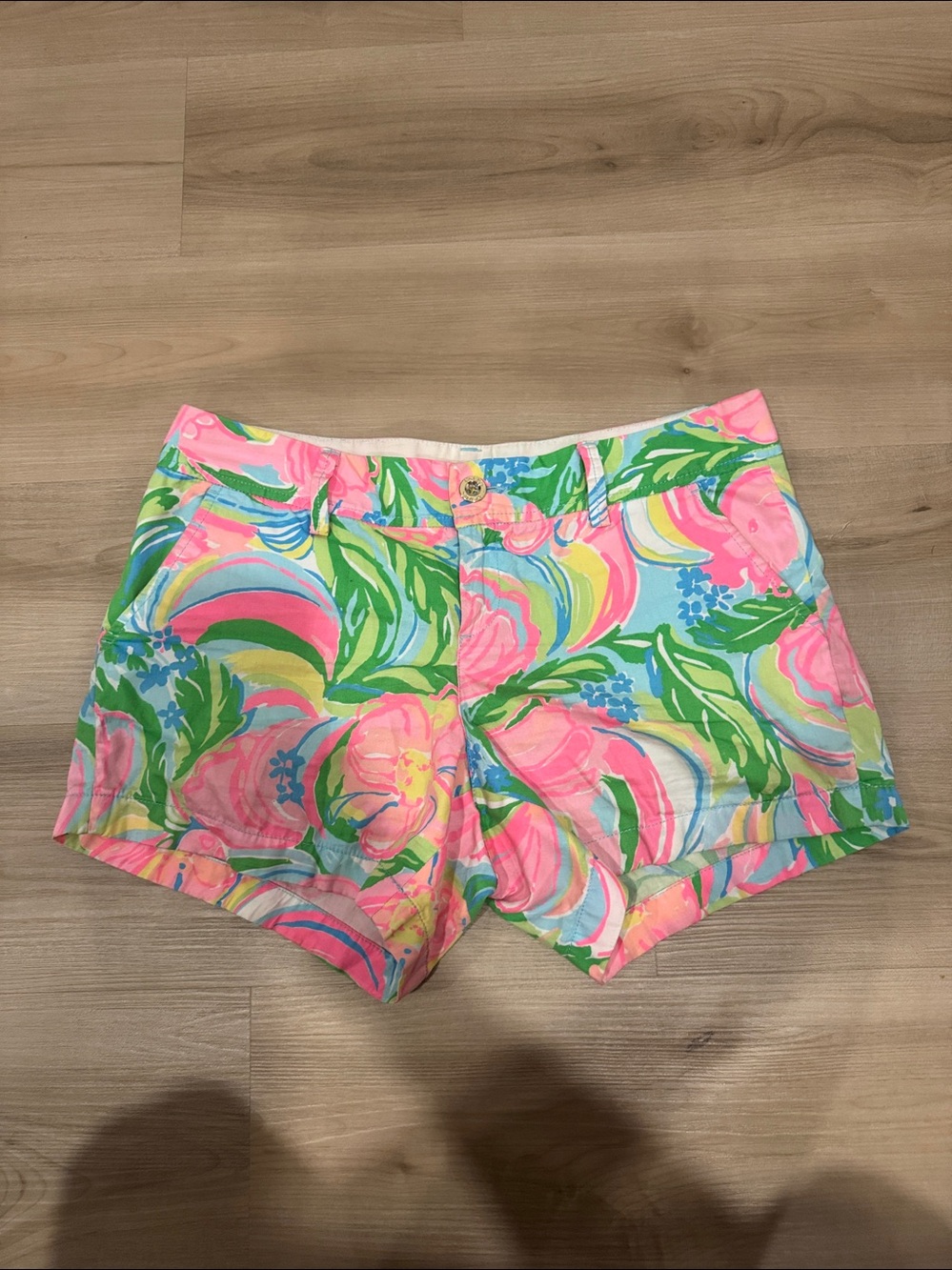 Woman's Size 10 Lilly Pulitzer Callahan Pink, Green & Blue Floral Print Shorts